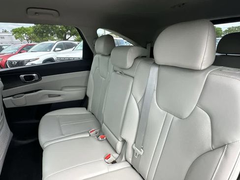Used 2022 Kia Sorento S FWD image 15