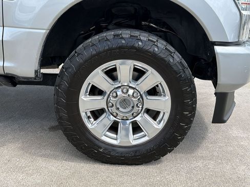 Certified 2021 Ford F250 Platinum w/ FX4 Off-Road Package AWD/4WD image 13