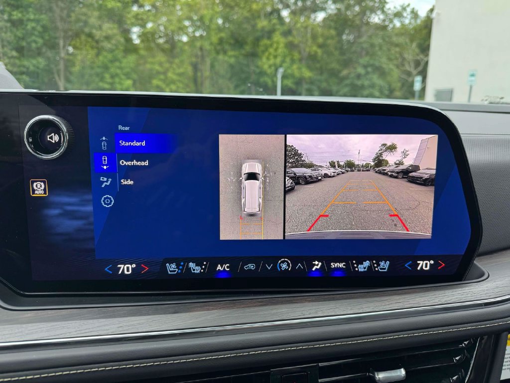 Used 2026 Chevrolet Tahoe Premier AWD/4WD image 30