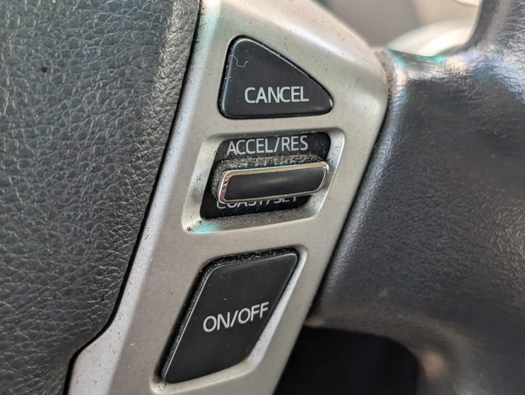 Used 2018 Nissan Titan SV AWD/4WD image 13