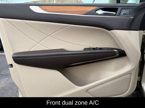 Used 2017 Lincoln MKC Select w/ Select Plus Package image 5