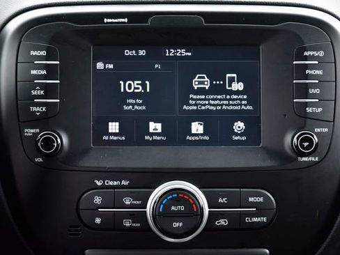 Used 2018 Kia Soul + image 17