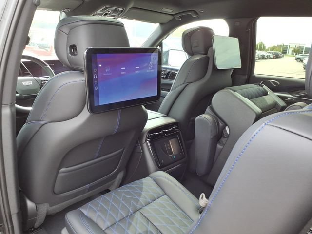 New 2026 Cadillac Escalade IQ Sport 1 w/ LPO, ONYX Package AWD/4WD image 14