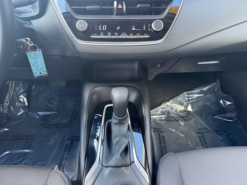 Used 2024 Toyota Corolla LE FWD image 11