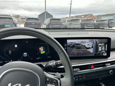 Used 2025 Kia Sorento SX Prestige w/ Sage Leather Package image 64