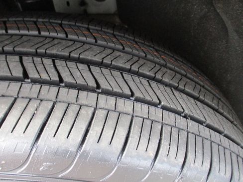 Certified 2023 Chevrolet Traverse LT image 10