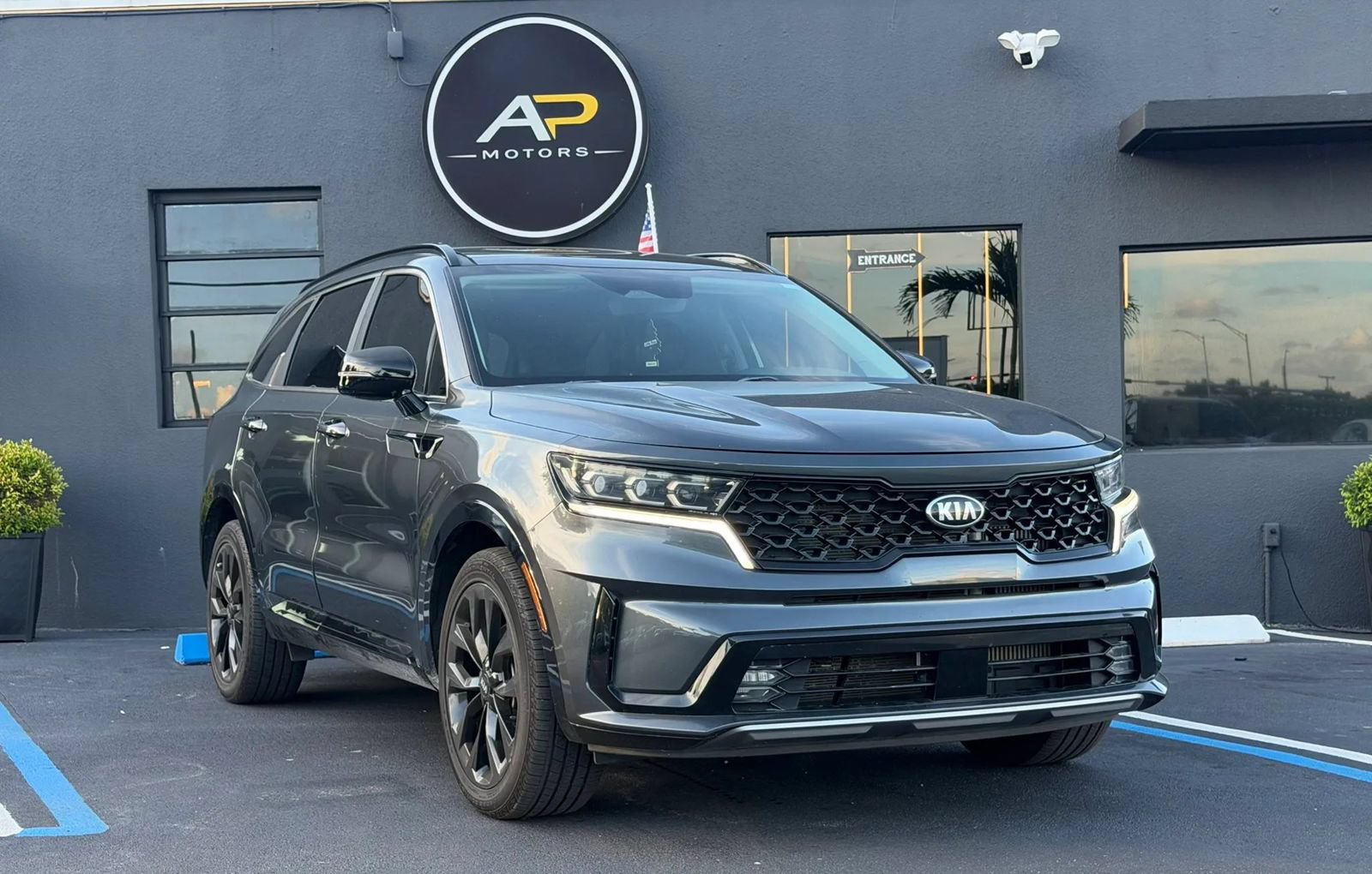 Used 2021 Kia Sorento SX FWD image 1