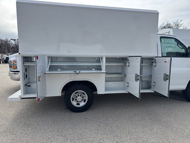 New 2025 Chevrolet Express 3500 w/ Power Convenience Package RWD image 7