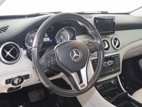 Used 2015 Mercedes-Benz GLA 250 4MATIC image 6