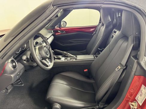Used 2025 MAZDA MX-5 Miata Grand Touring w/ Weather Package RWD image 5
