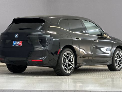 Used 2023 BMW iX xDrive50 w/ Sport Package image 8