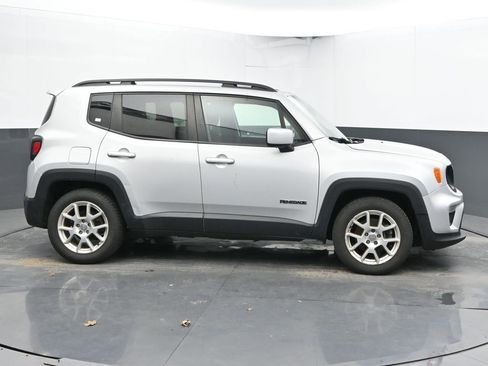 Used 2020 Jeep Renegade Latitude FWD image 11