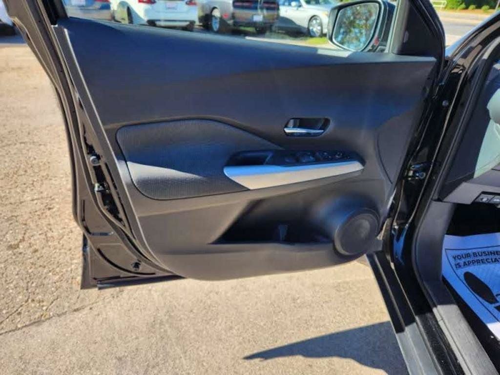 Used 2019 Nissan Kicks SV w/ Interior Electronics Package FWD image 13