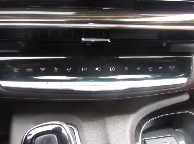 Used 2023 Cadillac Escalade ESV Premium Luxury w/ Performance Package AWD/4WD image 27