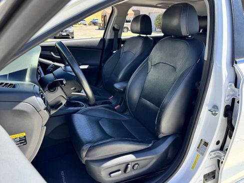 Used 2020 Hyundai Elantra GT w/ Style Package 02 FWD image 28