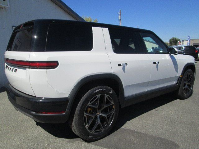 Used 2027 Rivian R2 Performance Dual AWD/4WD image 6