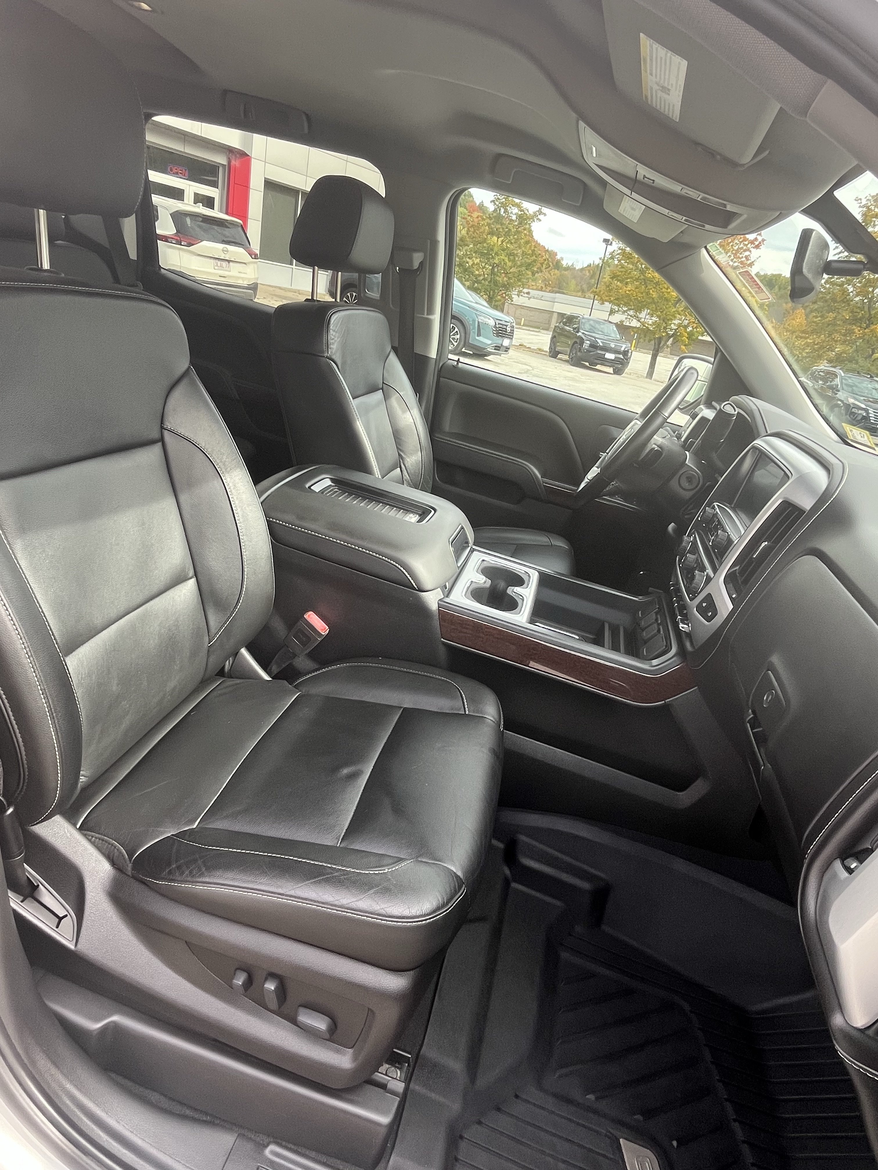 Used 2018 GMC Sierra 1500 SLT w/ SLT Premium Package AWD/4WD image 5