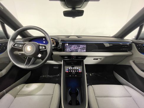 New 2025 Porsche Macan Electric image 13