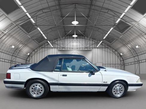 Used 1990 Ford Mustang LX RWD image 7