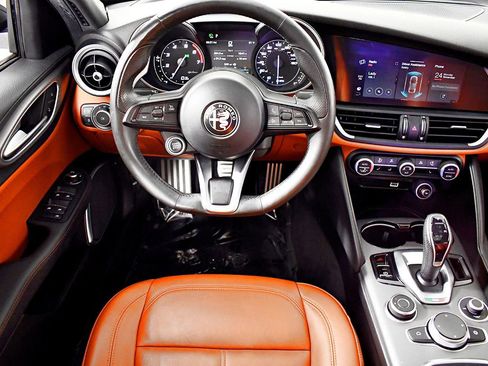 Used 2020 Alfa Romeo Giulia AWD w/ Quick Order Package 22J Sport image 22