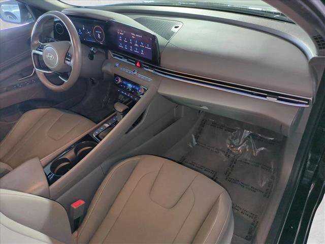 Used 2025 Hyundai Elantra SEL FWD image 22