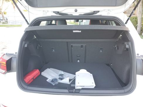 New 2026 Volkswagen GTI SE FWD image 16