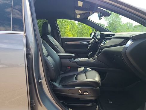 Used 2022 Cadillac XT5 Luxury w/ LPO, Floor Liner Package AWD/4WD image 29