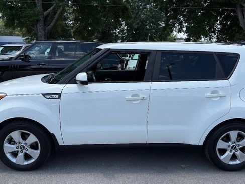 Used 2017 Kia Soul FWD image 8