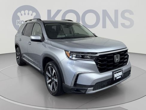 Used 2023 Honda Pilot Touring image 10