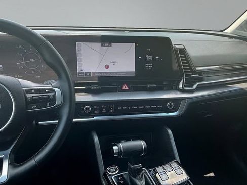 Certified 2025 Kia Sportage SX AWD/4WD image 9