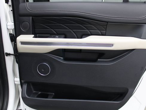 Used 2021 Ford Expedition Max Platinum image 29