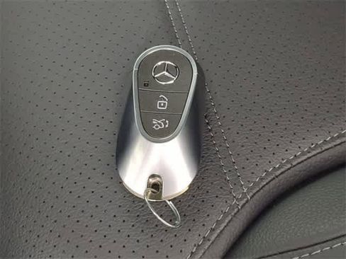 Certified 2026 Mercedes-Benz GLC 300 4MATIC image 34