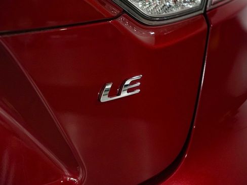 Used 2021 Toyota Corolla LE FWD image 12