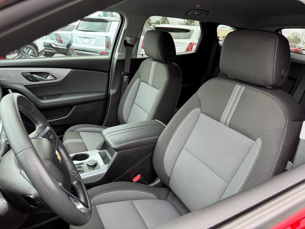 Used 2024 Chevrolet Blazer LT w/ Convenience Package FWD image 8