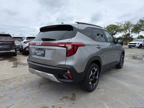 New 2026 Kia Seltos S FWD image 8