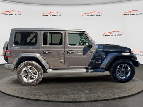 Used 2020 Jeep Wrangler Unlimited Sahara AWD/4WD image 6