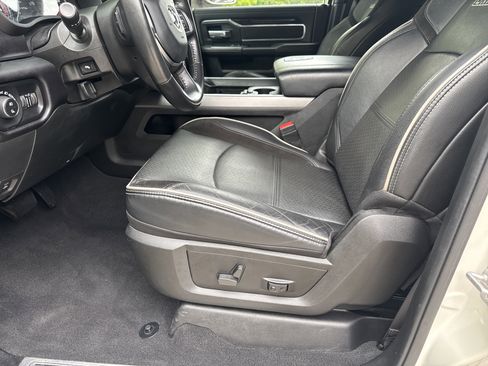 Used 2022 RAM 3500 Laramie AWD/4WD image 9