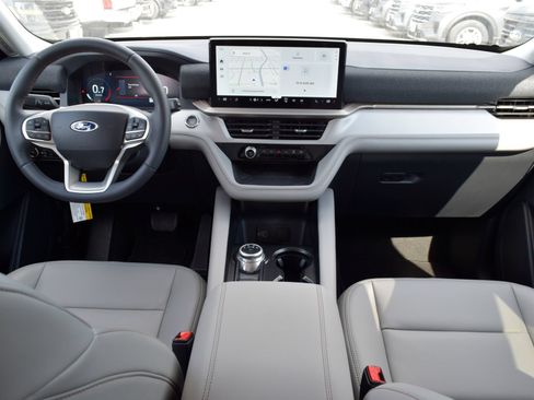 New 2026 Ford Explorer Active w/ Active Comfort Package RWD image 5