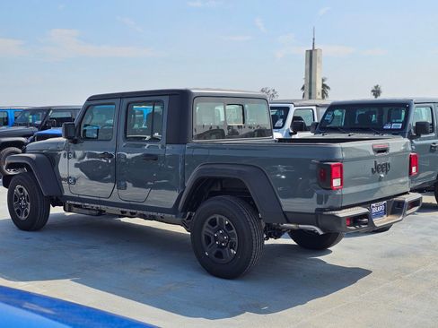 New 2026 Jeep Gladiator Sport image 5