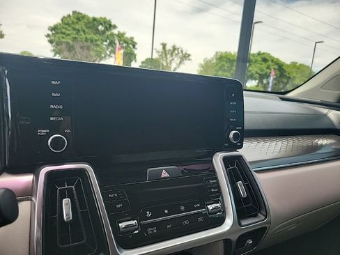 Used 2022 Kia Sorento S FWD image 27