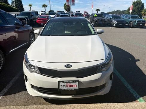 Used 2017 Kia Optima EX w/ Technology Package FWD image 2