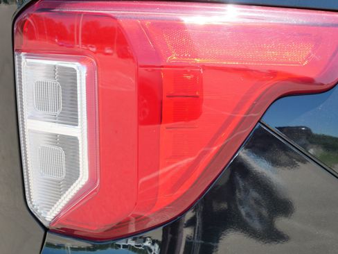 Used 2020 Ford Explorer Limited AWD/4WD image 5