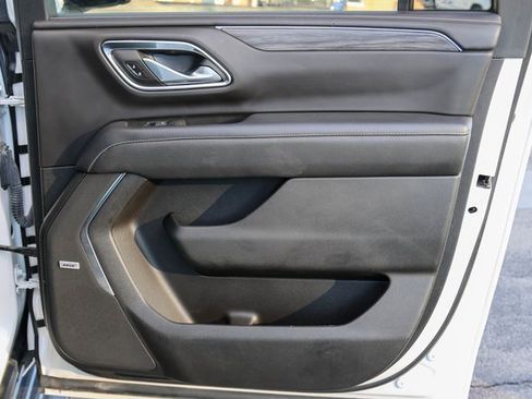 Used 2022 GMC Yukon XL SLT image 23