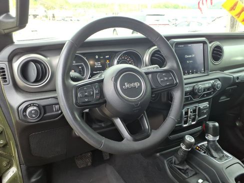 Used 2023 Jeep Gladiator Sport AWD/4WD image 5