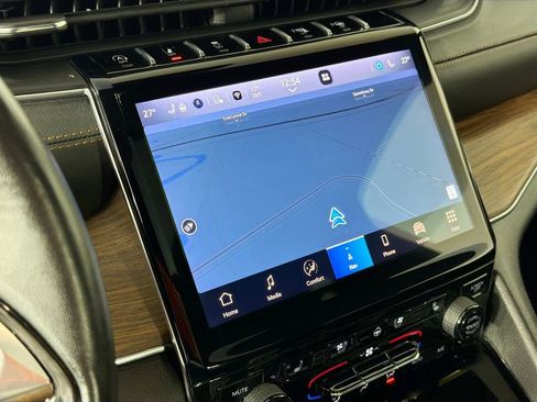 Used 2023 Jeep Grand Cherokee L Summit w/ Rear Seat Video Group I AWD/4WD image 14