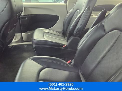 Used 2023 Chrysler Pacifica Touring-L FWD image 8