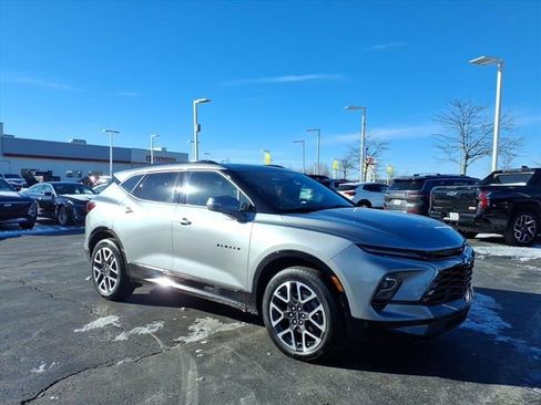 Used 2024 Chevrolet Blazer RS w/ Enhanced Convenience Package image 2