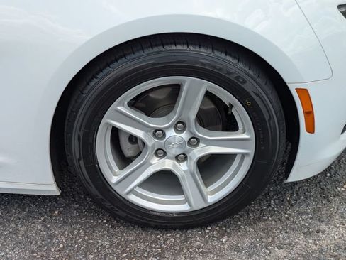 Used 2023 Chevrolet Camaro LT RWD image 11