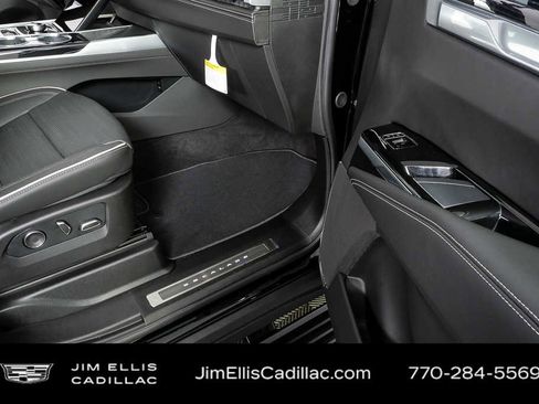 New 2026 Cadillac Escalade ESV Sport w/ Touring Package AWD/4WD image 26