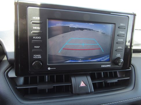 Used 2021 Toyota RAV4 XLE w/ XLE Grade Weather Package AWD/4WD image 19